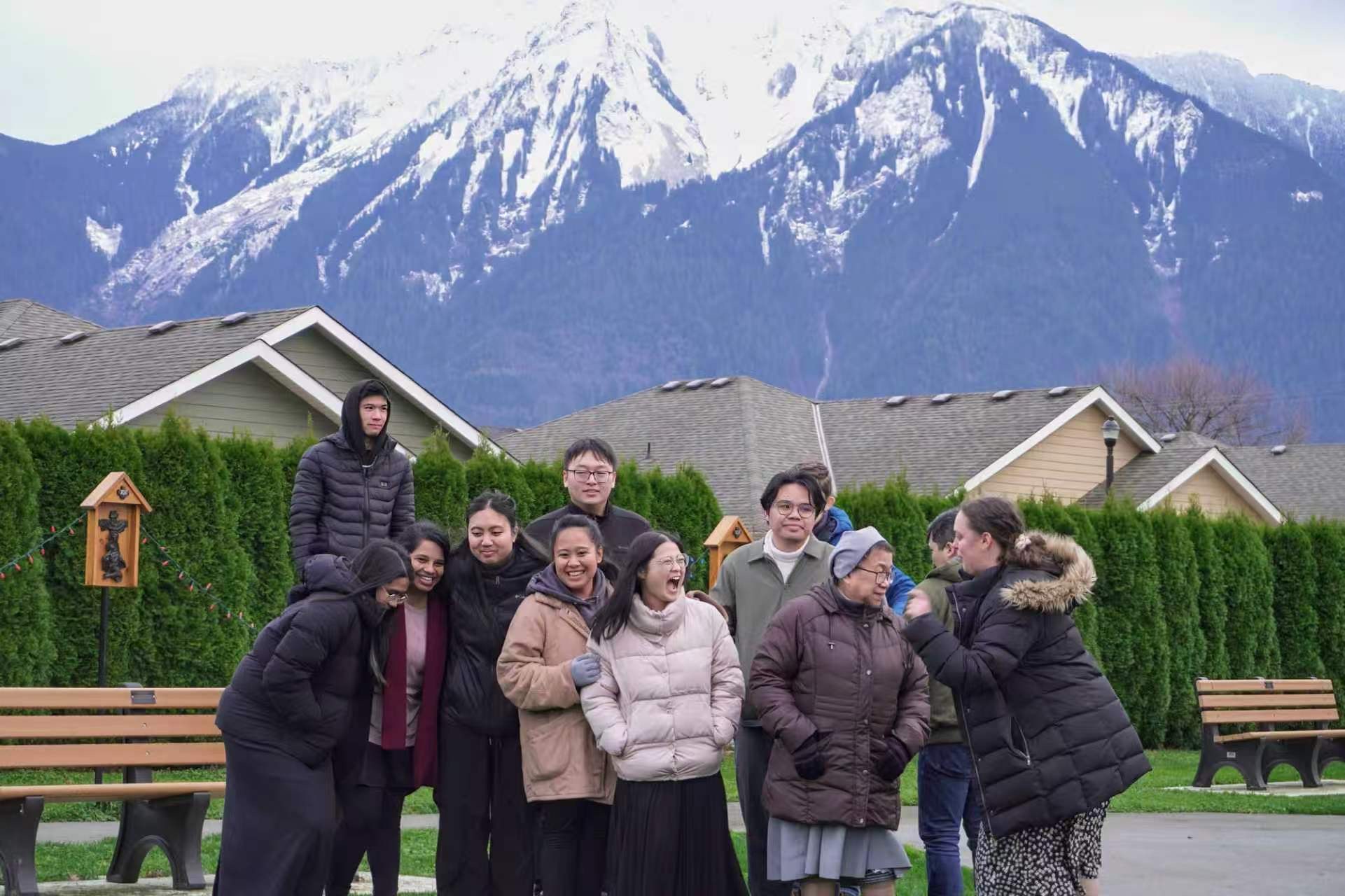 DIA community group photo at the lakeshore